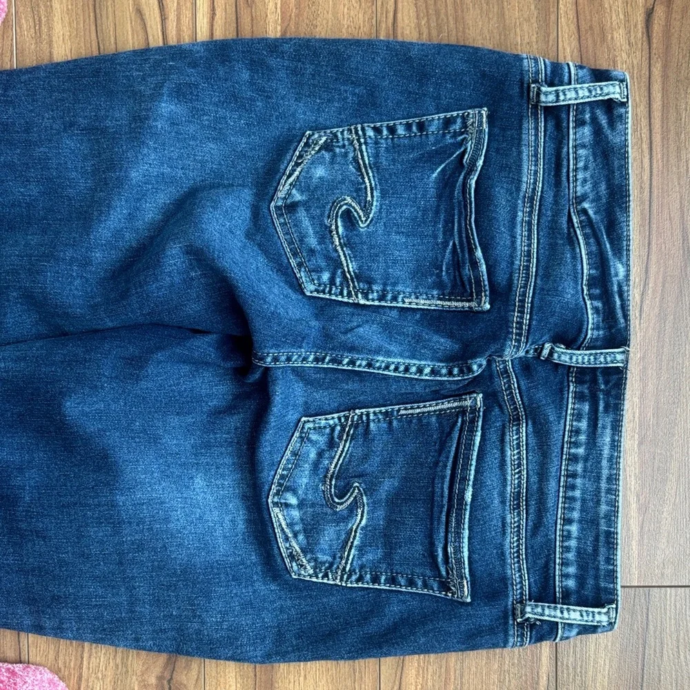 Classic Blue Denim Women's Jeans - Picture 3 of 6